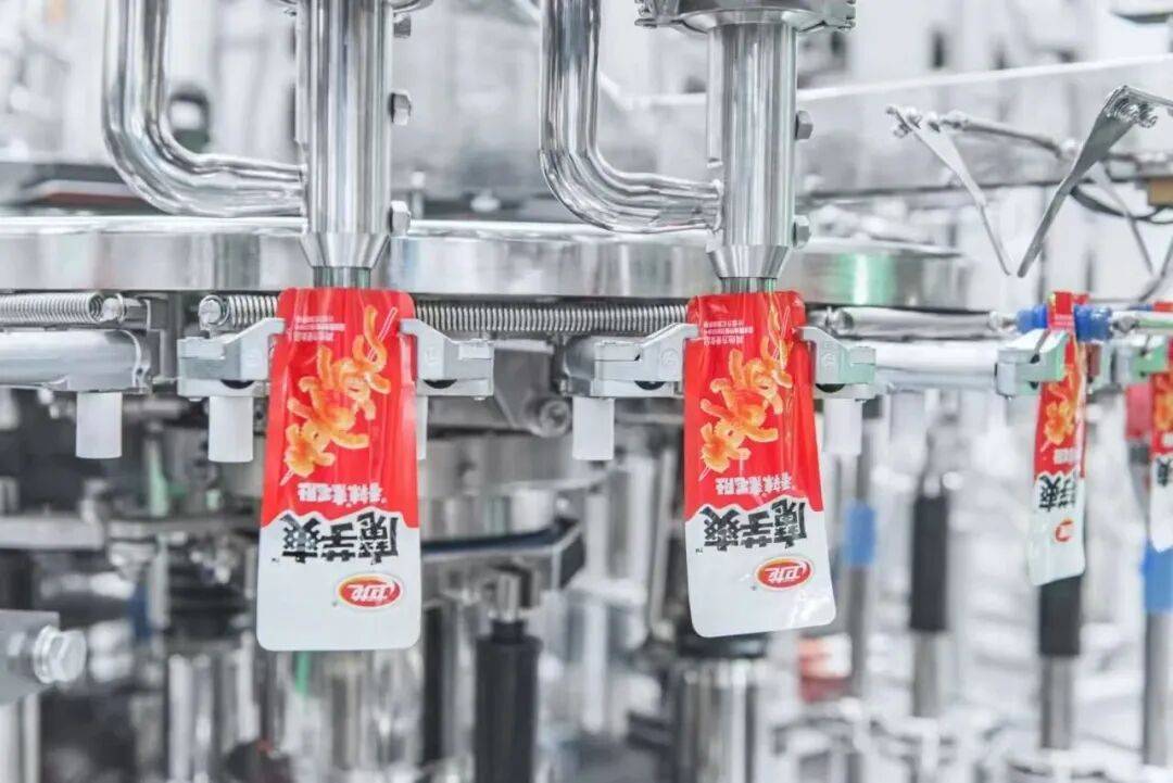 领产业“国民零食”魔芋爽是如何炼成的？AG真人百家家乐app从开创品类到引(图3)